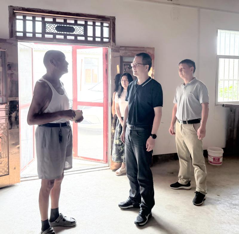 工业科技党委赴笏山村走访慰问困难老党员